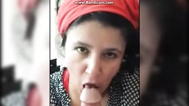 دختر ترک پیر داره به دوستش ساک می زنه.