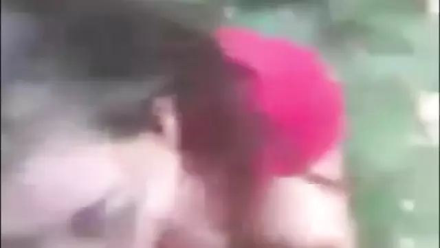 حلوة تركية تمص زب شاب برا البيت