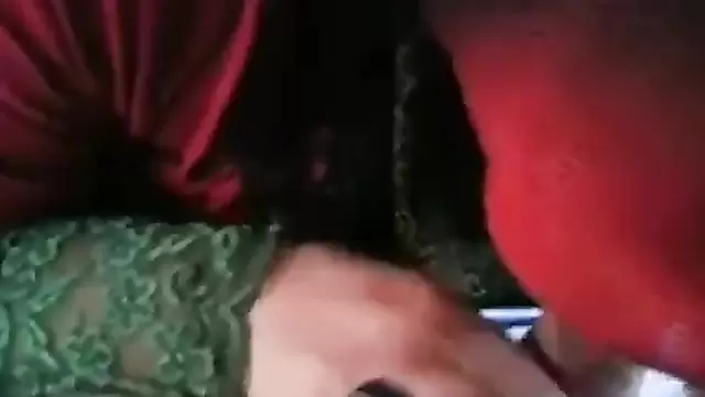 راجل تركي مصّ مرات صاحبه